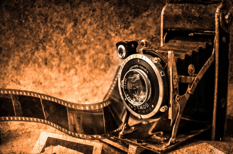 photographe-BARGEMON-min_light-wood-night-camera-photography-vintage-1245236-pxhere.com